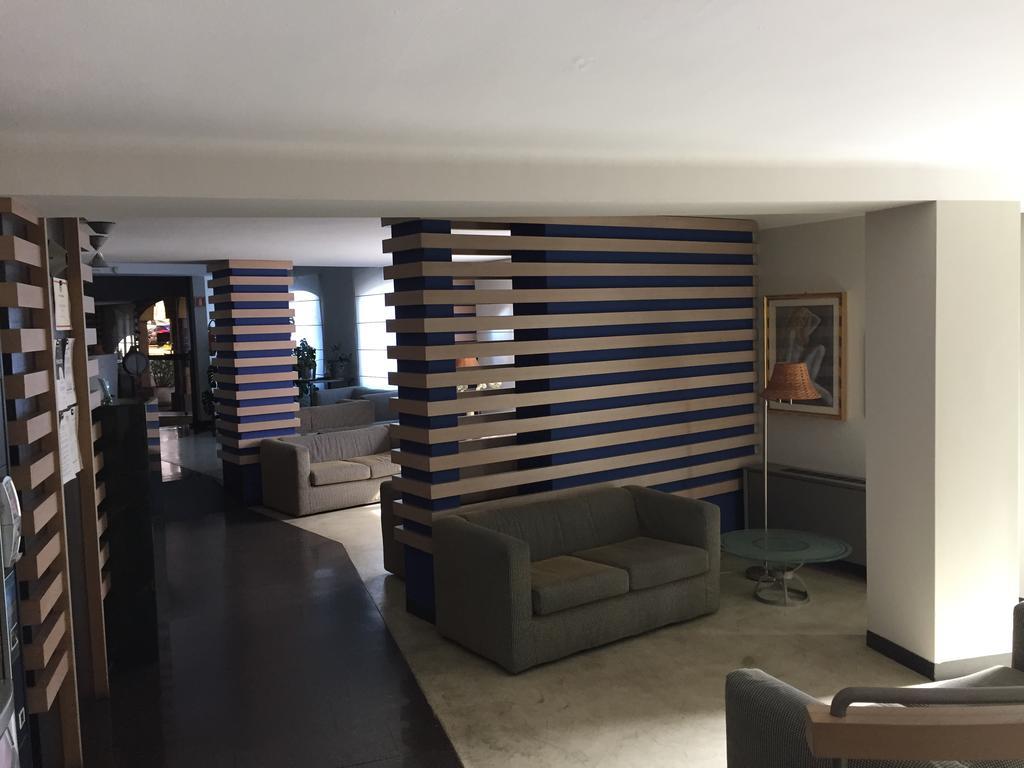 Albergo Della Corona Binasco Bagian luar foto