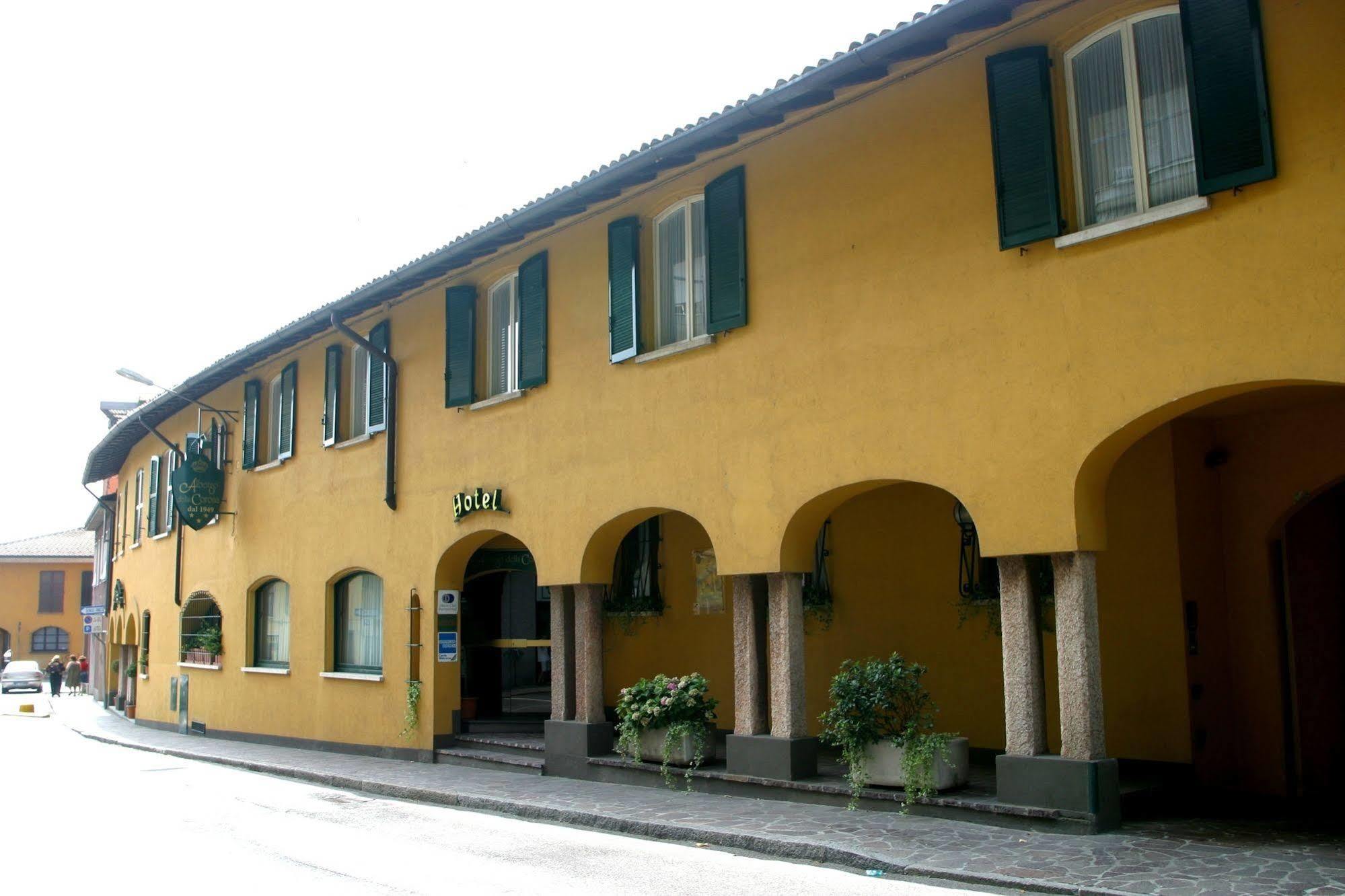 Albergo Della Corona Binasco Bagian luar foto